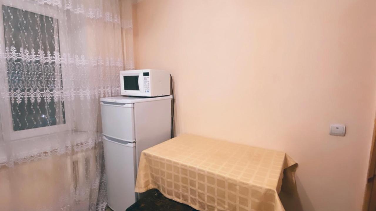 2 Комн Квартира На Новой Площади Lägenhet Alma-Ata Exteriör bild